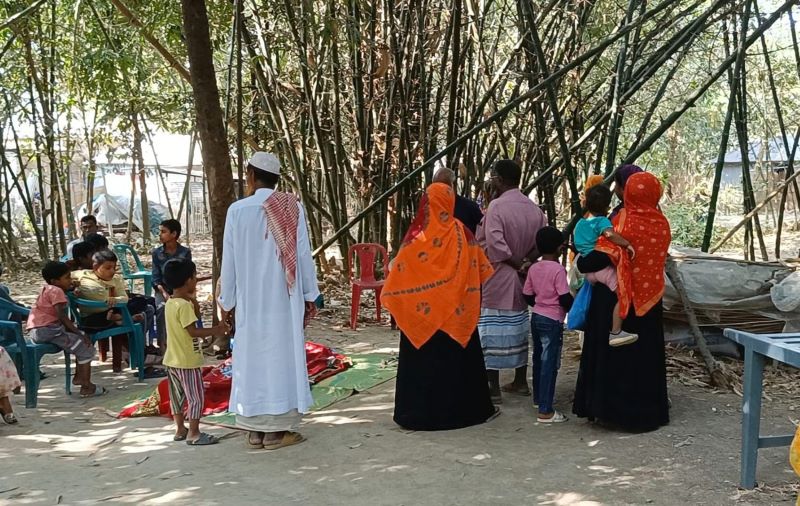 শ্রেণী কক্ষে ঝুলছিল নৈশ প্রহরীর লাশ